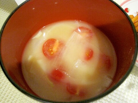 ミニトマトのお味噌汁